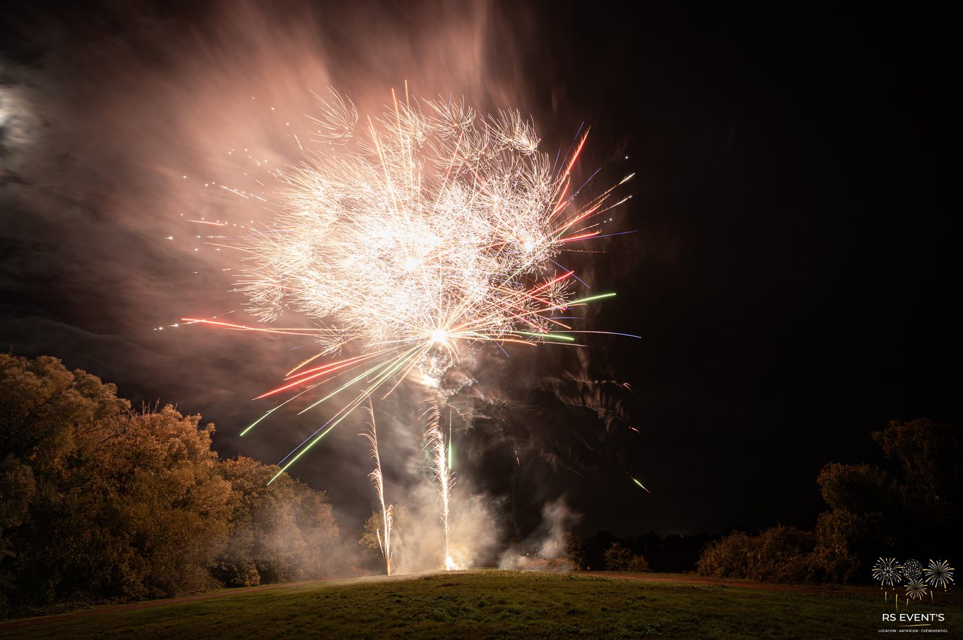 Feu d'artifice rouge